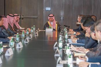 Al-Hogail meets with the President of the Chinese International Contractors Association, and witnesses the signing of a memorandum to enhance the participation of Chinese companies in the Saudi contracting sector
